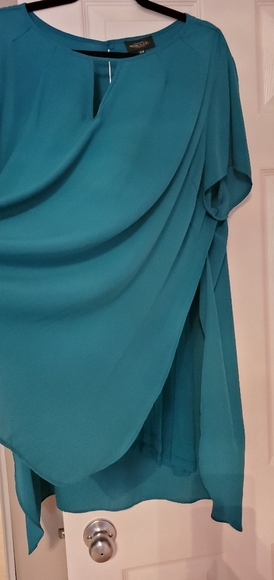 Short Sleeved Tunic Tops - Picture 2 of 6